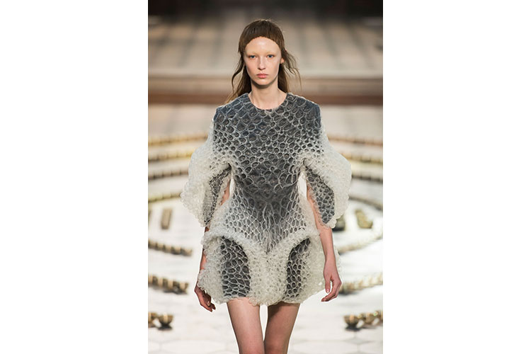 Alta Moda Parigi 2016 Iris Van Herpen 4lug16 5