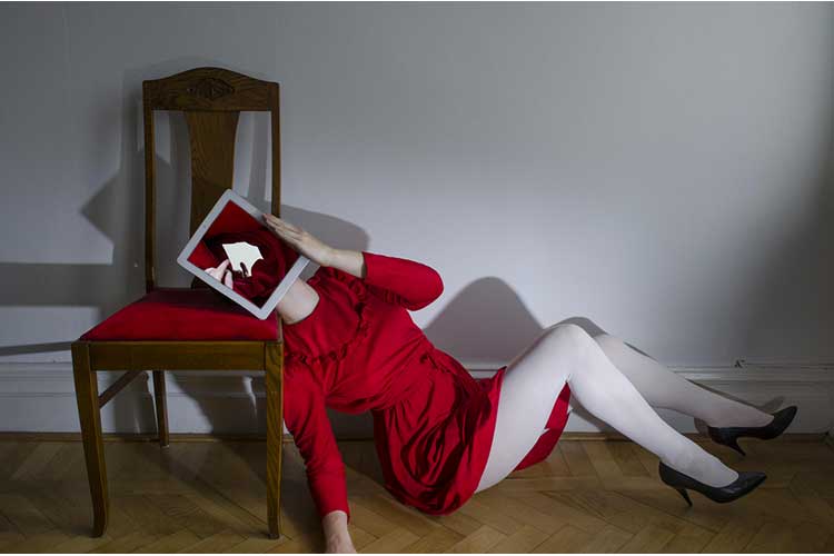 Donne oniriche e sfuggenti by Guy Bourdin15ott18 2