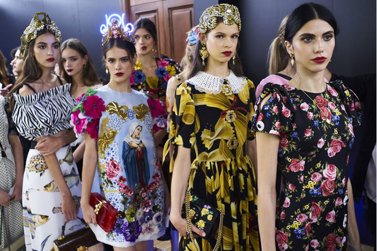 La collezione ss 2017 di Dolce Gabbana vista dal backstage 25nov16 11