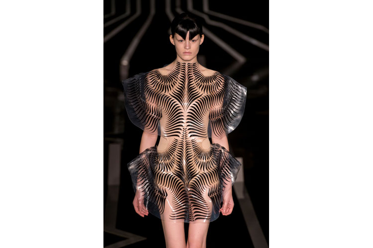 Parigi alta moda spring summer 2017 Iris Van Herpen23gen17 1