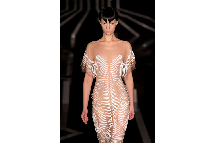 Parigi alta moda spring summer 2017 Iris Van Herpen23gen17 4