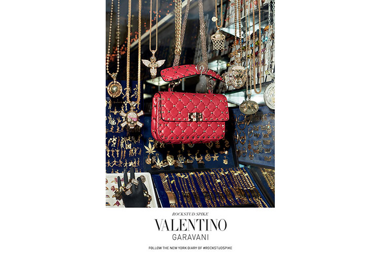 Valentino lancia la Rockstud 15sett16 1