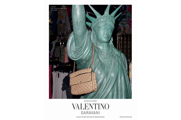 Valentino lancia la Rockstud 15sett16 3