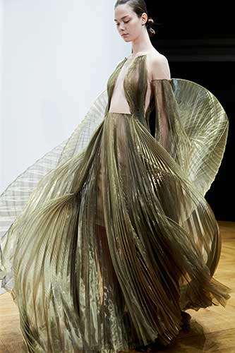 Iris van Herpen 22 7 19 3