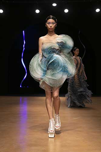 Iris van Herpen ss20 4